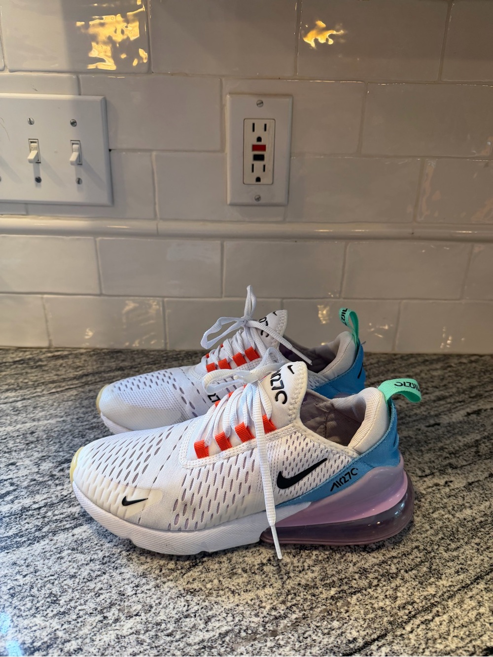 Women’s Nike Air Max 270 White Blue Lavender DX2351-100 Size 7 - Picture 3 of 10